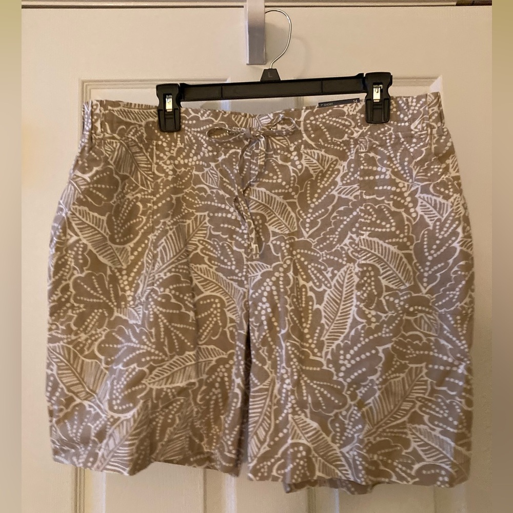 Talbots Outlet 7” Shorts, Size 14, NWT